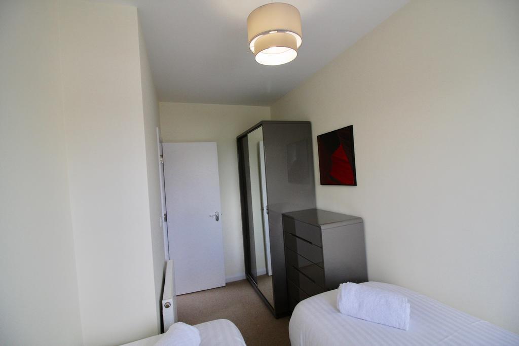Ferienwohnung Amberblue@Epsom Exterior foto